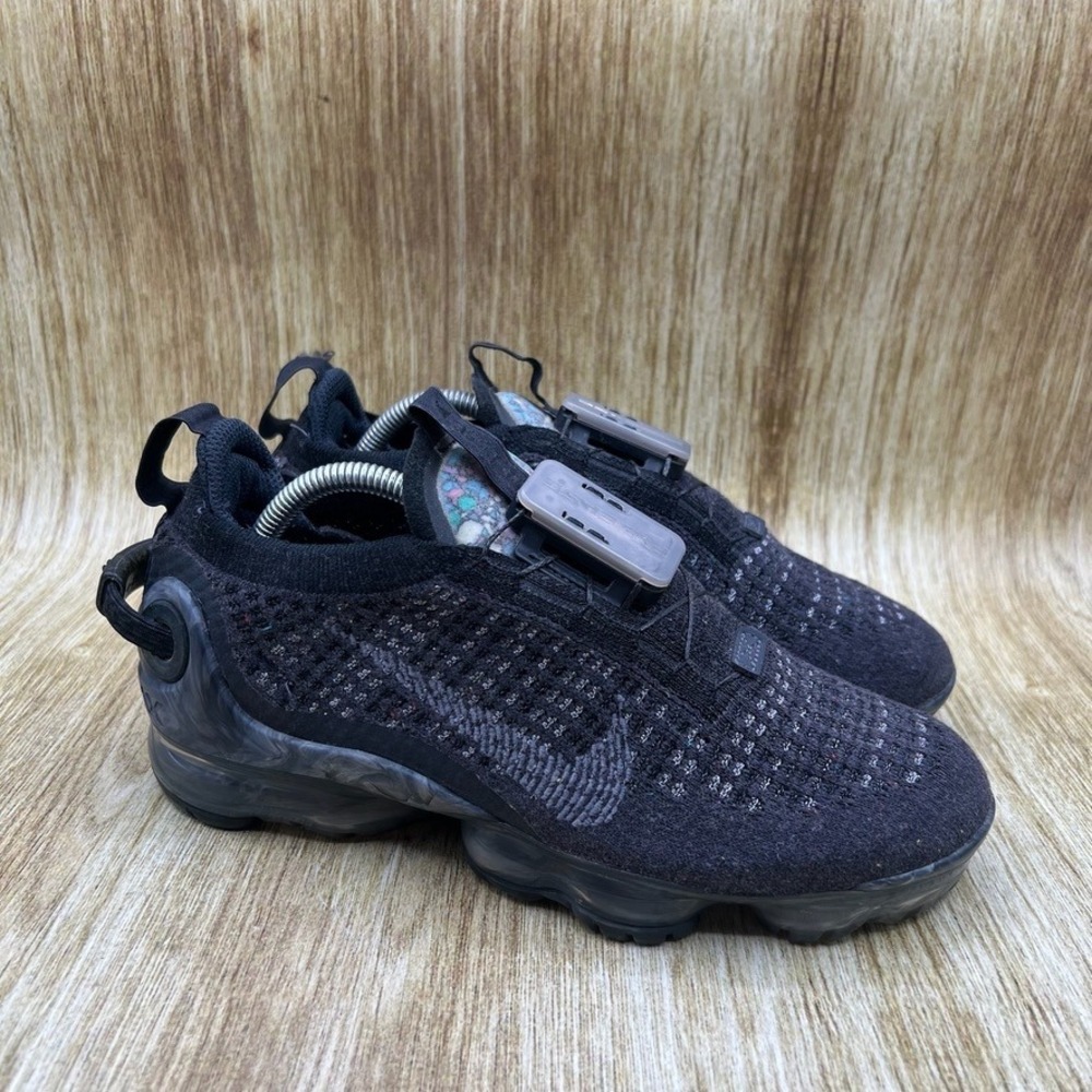 Nike Air VaporMax 2020 Flyknit Women's Size 7 Black Shoes Sneakers CJ6741-003